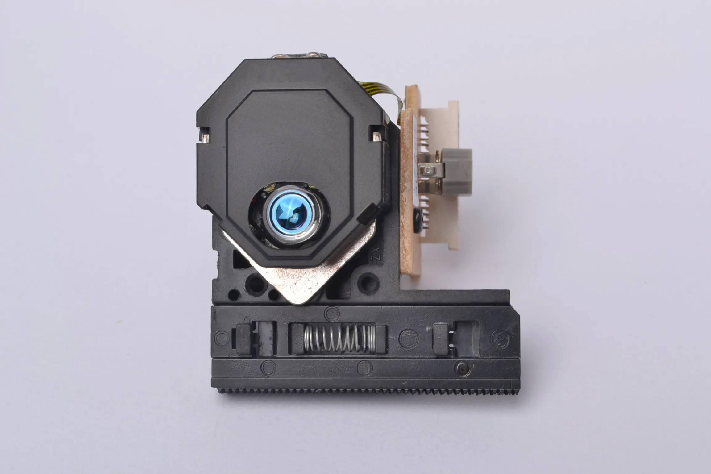 Original Replacement For SONY CDP-CX90ES CD Player Spare Parts Laser Lasereinheit ASSY Unit CDPCX90E Optical Pickup Bloc Optique
Original Replacement For SONY CDP-CX90ES CD Player Spare Parts Laser Lasereinheit ASSY Unit CDPCX90E Optical Pickup Bloc Optique