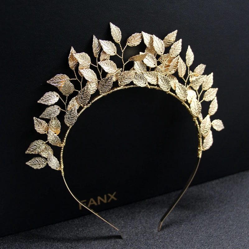 Stylish Bright Alloy Copper Thread Pearl Hairpin Girls Versatile Leaf Headband Headwear New Year Wedding Accessories
Stylish Bright Alloy Copper Thread Pearl Hairpin Girls Versatile Leaf Headband Headwear New Year Wedding Accessories