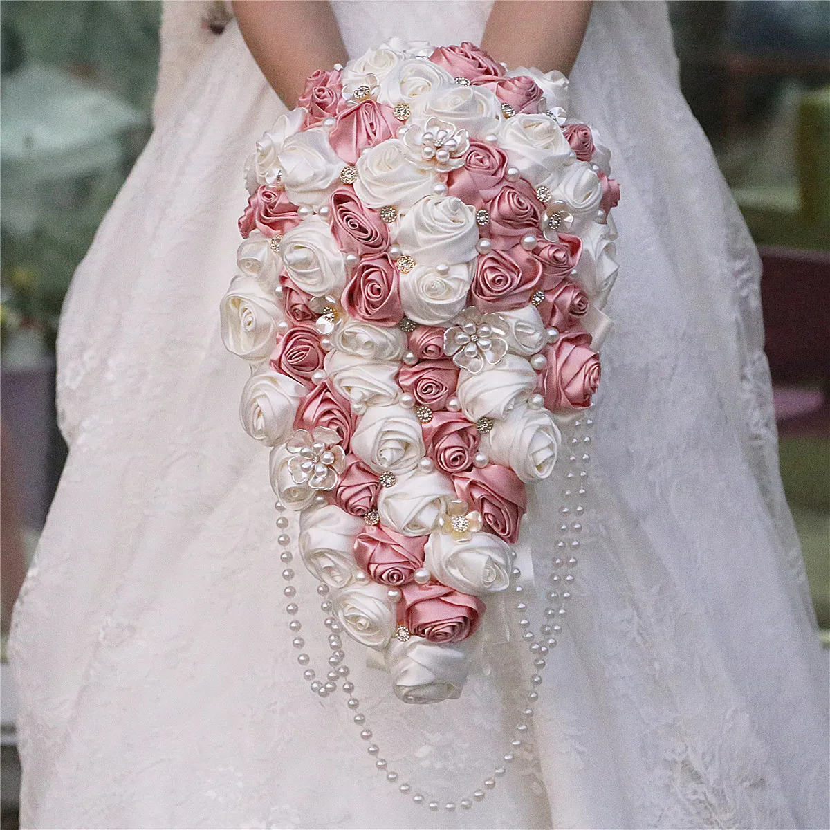 

Yannew Creamy Dusty Rose Bride Casading Wedding Bouquets with Rhinestone Pearl String Handamde Satin Rose Flowers Bridal Bouquet