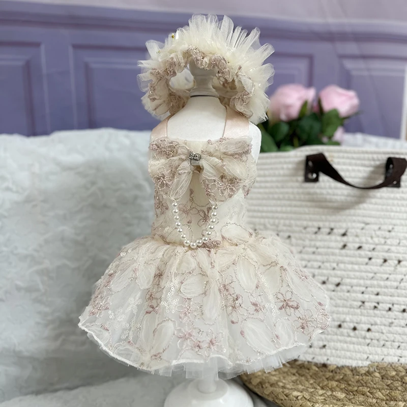 Luxury Wedding Party Pet Dog Clothes Fashion High-end Handmade Embroidered Flower Bow Princess Dress For Small Medium Dog Poodle
Luxury Wedding Party Pet Dog Clothes Fashion High-end Handmade Embroidered Flower Bow Princess Dress For Small Medium Dog Poodle