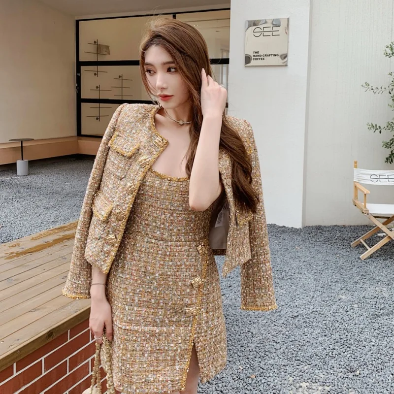 WTIANYUW 2022 Aw New Arrive Women Two Pieces Sets Camel Golden Tweed Round Neck Coat+Slip Mini Dress With Sequins And Diamonds
WTIANYUW 2022 Aw New Arrive Women Two Pieces Sets Camel Golden Tweed Round Neck Coat+Slip Mini Dress With Sequins And Diamonds