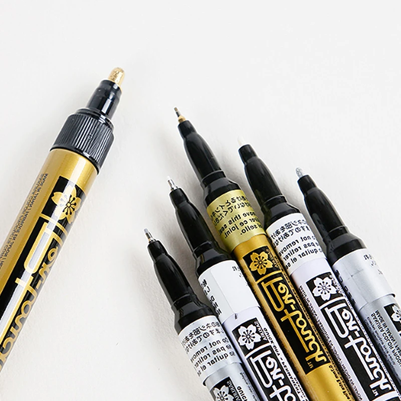 White Silver Gold Permanent Metallic Marker Pens 0.7/1.0/2.0mm Student Sketch Graffiti Art Markers Hook Liner Pen Stationery Pen
White Silver Gold Permanent Metallic Marker Pens 0.7/1.0/2.0mm Student Sketch Graffiti Art Markers Hook Liner Pen Stationery Pen