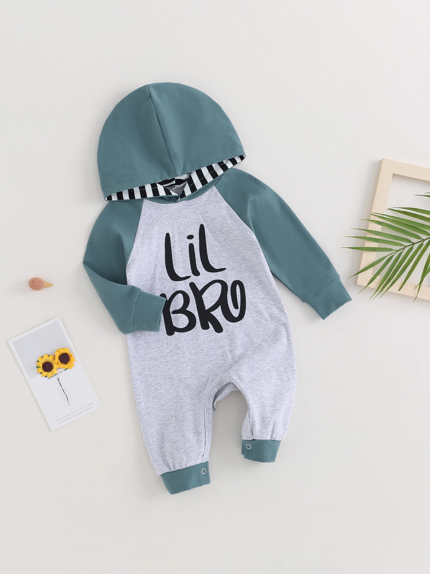 Baby Girls Winter Warm Hooded Romper Infant Long Sleeve Animal Print Jumpsuit with Contrast Color
Baby Girls Winter Warm Hooded Romper Infant Long Sleeve Animal Print Jumpsuit with Contrast Color