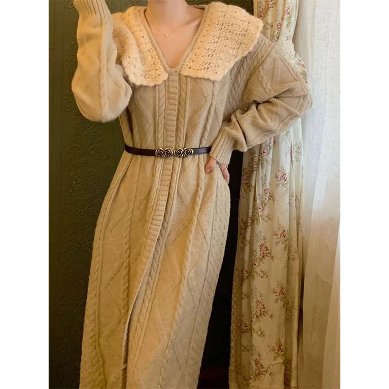 French Style Vintage Court Doll Collar Twist Long Knitted Dress Female Season Gentle Base Sweater Wholesale
French Style Vintage Court Doll Collar Twist Long Knitted Dress Female Season Gentle Base Sweater Wholesale