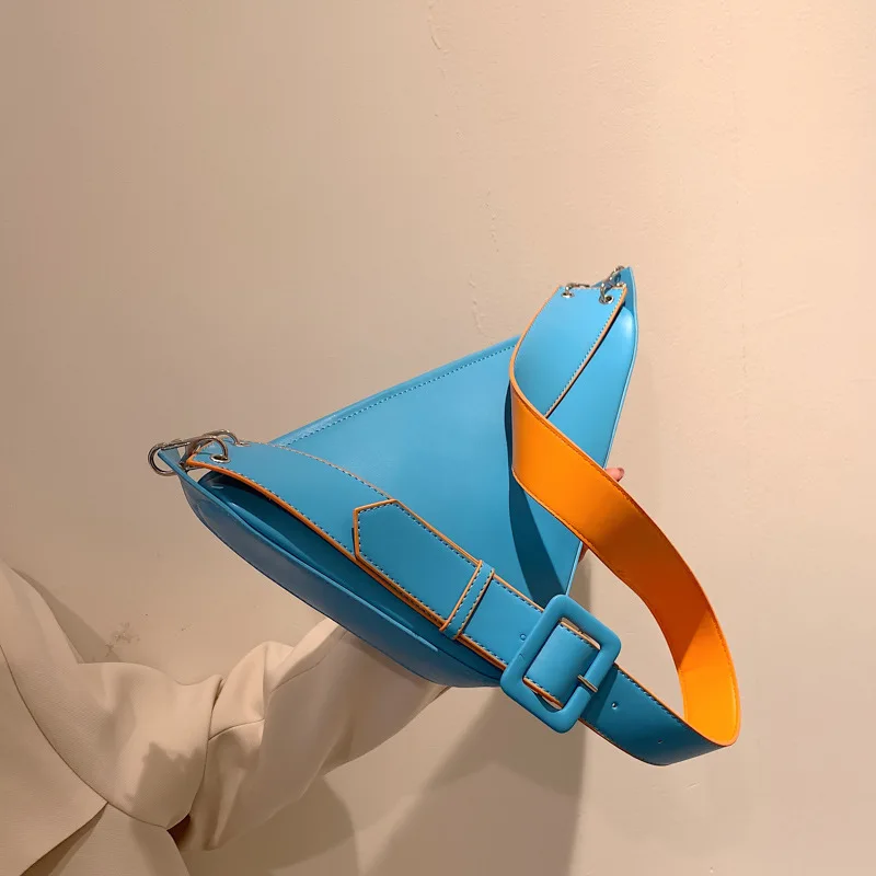 Solid Color Triangle PU Leather Shoulder Bag for Women 2023 Adjustable Shoulder Straps Female Crossbody Bag Designer Luxury Bag
Solid Color Triangle PU Leather Shoulder Bag for Women 2023 Adjustable Shoulder Straps Female Crossbody Bag Designer Luxury Bag