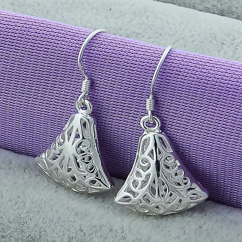 CHUANGCHENG 925 Sterling Silver Hollow Bell Stud Earrings for Women Wedding Party Gift Accessories Fashion Jewelry
CHUANGCHENG 925 Sterling Silver Hollow Bell Stud Earrings for Women Wedding Party Gift Accessories Fashion Jewelry