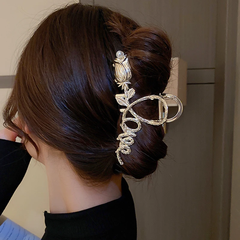 Elegant Tulip Flower Hairpin for Women Hollow Geometric Metal Hair Claw Vintage Hair Clips Hair Accessories
Elegant Tulip Flower Hairpin for Women Hollow Geometric Metal Hair Claw Vintage Hair Clips Hair Accessories