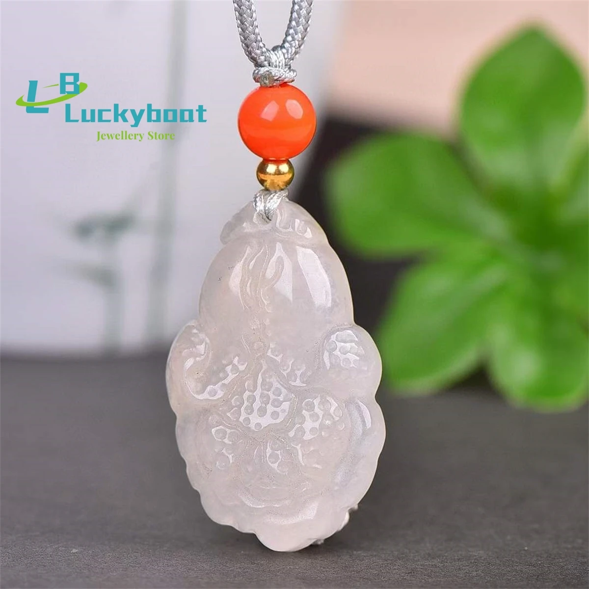 Natural Golden Silk Jade Auspicious Cabbage Pendant Simple and Personalized Exquisite and Versatile for Men and Women
Natural Golden Silk Jade Auspicious Cabbage Pendant Simple and Personalized Exquisite and Versatile for Men and Women