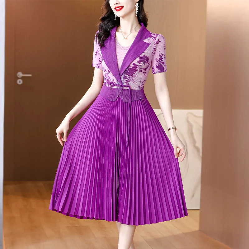 2024 Summer Women's Three Mansion Suit Collar High end Elegance Waist Contrast Color Sweet Fake Two Piece Pleated Dress
2024 Summer Women's Three Mansion Suit Collar High end Elegance Waist Contrast Color Sweet Fake Two Piece Pleated Dress