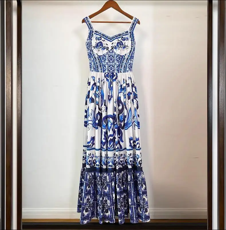 JAMERARY Women's V-Neck Red Blue And White Print Spaghetti Strap Maxi Dress Summer Runway Floral Print Vacation Long Robes
JAMERARY Women's V-Neck Red Blue And White Print Spaghetti Strap Maxi Dress Summer Runway Floral Print Vacation Long Robes