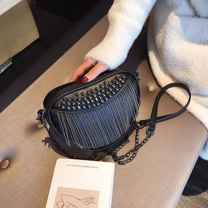 Soft PU Leather Shoulder Bags for Women Black Chains Tassel Rivet Handbags Crossbody Purse Female Messenger Bags Sac A Main E574
Soft PU Leather Shoulder Bags for Women Black Chains Tassel Rivet Handbags Crossbody Purse Female Messenger Bags Sac A Main E574