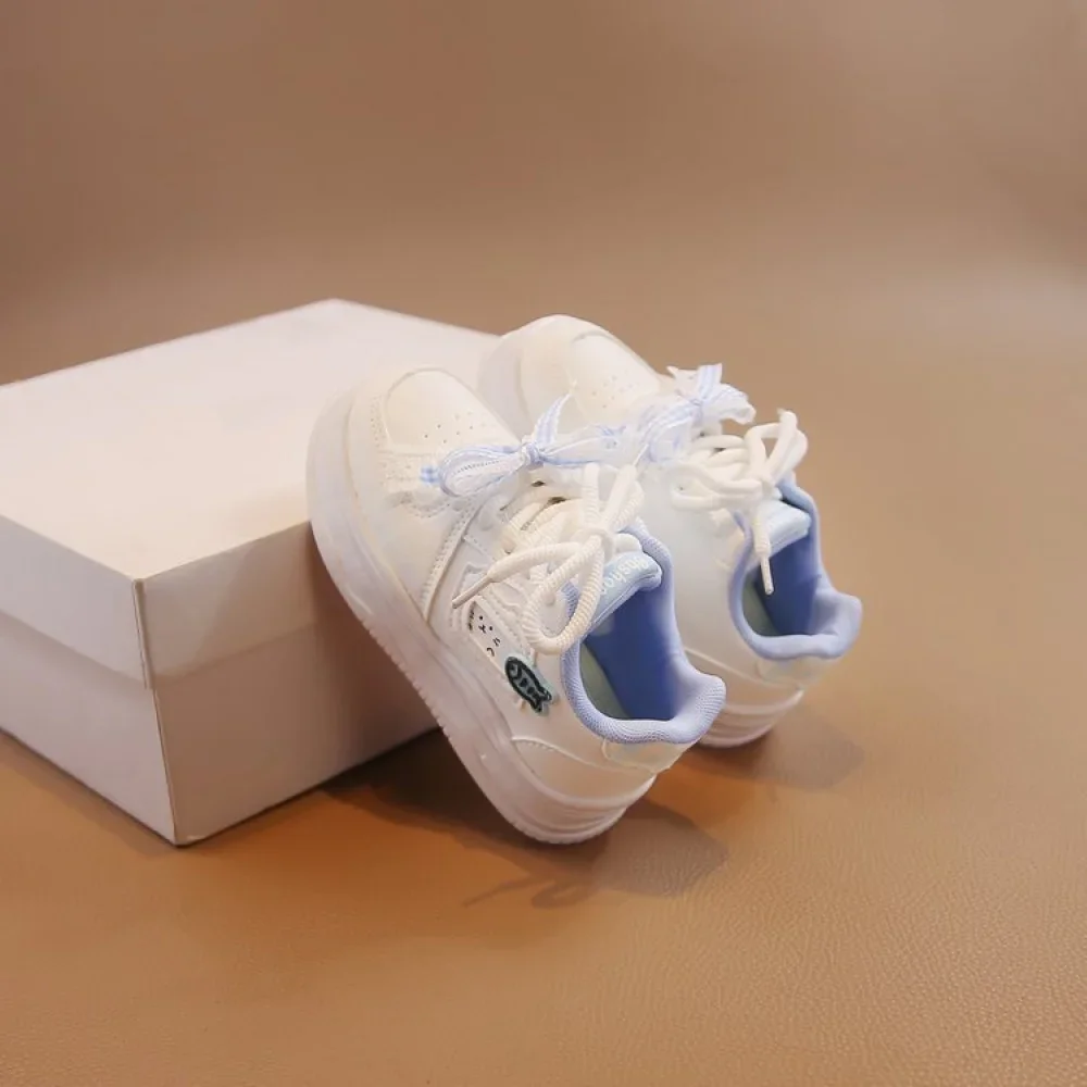 أحذية رياضية للفتيات المراهقات على الطراز الكوري، موضة عصرية من الجلد الصناعي، أحذية رياضية للأطفال مضادة للانزلاق وقابلة للتنفس. أحذية رياضية للفتيات المراهقات على الطراز الكوري، موضة عصرية من الجلد الصناعي، أحذية رياضية للأطفال مضادة للانزلاق وقابلة للتنفس.