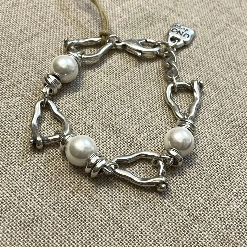 Fashion Pearl Gourd Buckle Irregular Bracelet Earrings Ring Sets European and American Style Jewelry Gifts
Fashion Pearl Gourd Buckle Irregular Bracelet Earrings Ring Sets European and American Style Jewelry Gifts