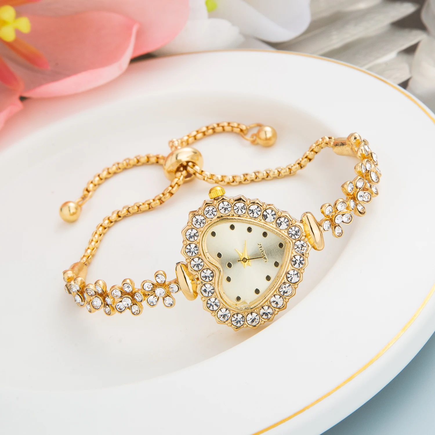 Luxury Crystal Women Bracelet Watches Top Brand Fashion Diamond Ladies Quartz Watch Steel Female Wristwatch Montre Femme
Luxury Crystal Women Bracelet Watches Top Brand Fashion Diamond Ladies Quartz Watch Steel Female Wristwatch Montre Femme