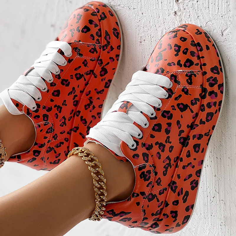 Fashion Women Daily Wear Flat Lace Up Low-top Round Toe Non-slip Casual Shoes Leopard Print Platform Casual Sneakers
Fashion Women Daily Wear Flat Lace Up Low-top Round Toe Non-slip Casual Shoes Leopard Print Platform Casual Sneakers