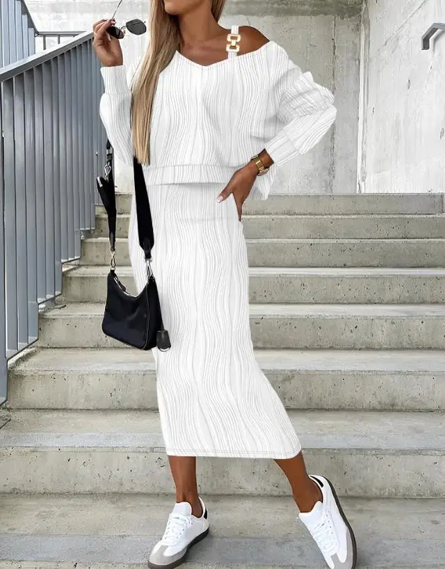 Casual Women Dresses Suit 2023 Autumn Casual V-Neck Long Sleeve Textured Top & Fashion Chain Decor Sleeveless Dress Set New
Casual Women Dresses Suit 2023 Autumn Casual V-Neck Long Sleeve Textured Top & Fashion Chain Decor Sleeveless Dress Set New