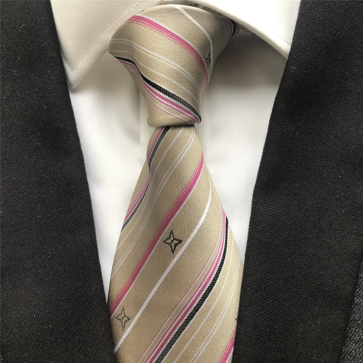 10 cm Width New Design Men's Ties Jacquard Woven Neck Tie Corbatas Stripes with Stars Neckties for Men
10 cm Width New Design Men's Ties Jacquard Woven Neck Tie Corbatas Stripes with Stars Neckties for Men