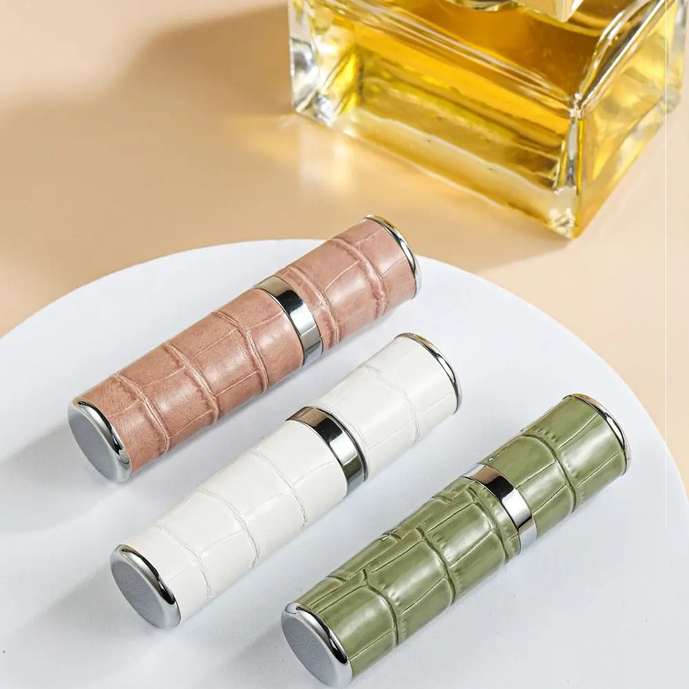 5ml Leather Perfume Split Bottle Upscale Portable Refillable Spray Bottle Ultral Fine Mist Perfume Separate Bottle Travel
5ml Leather Perfume Split Bottle Upscale Portable Refillable Spray Bottle Ultral Fine Mist Perfume Separate Bottle Travel
