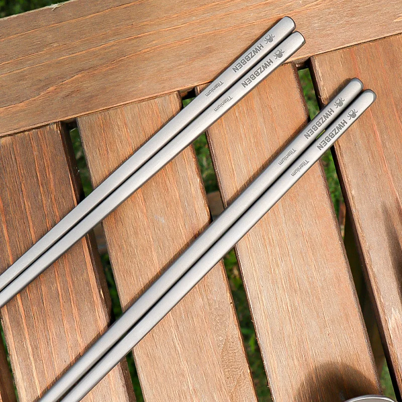 1 Pair Titanium Alloy Chopsticks EDC Solid Color Camping Outdoor Portable Household Practical and Durable Non Fading
1 Pair Titanium Alloy Chopsticks EDC Solid Color Camping Outdoor Portable Household Practical and Durable Non Fading