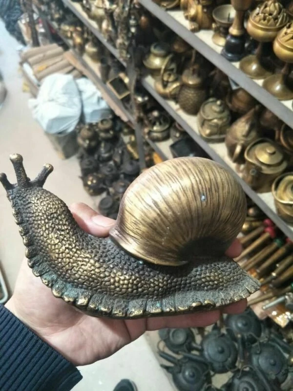 Handmade Bronze Lucky Snail Sculpture in Chinese Decoration Collection 
Handmade Bronze Lucky Snail Sculpture in Chinese Decoration Collection