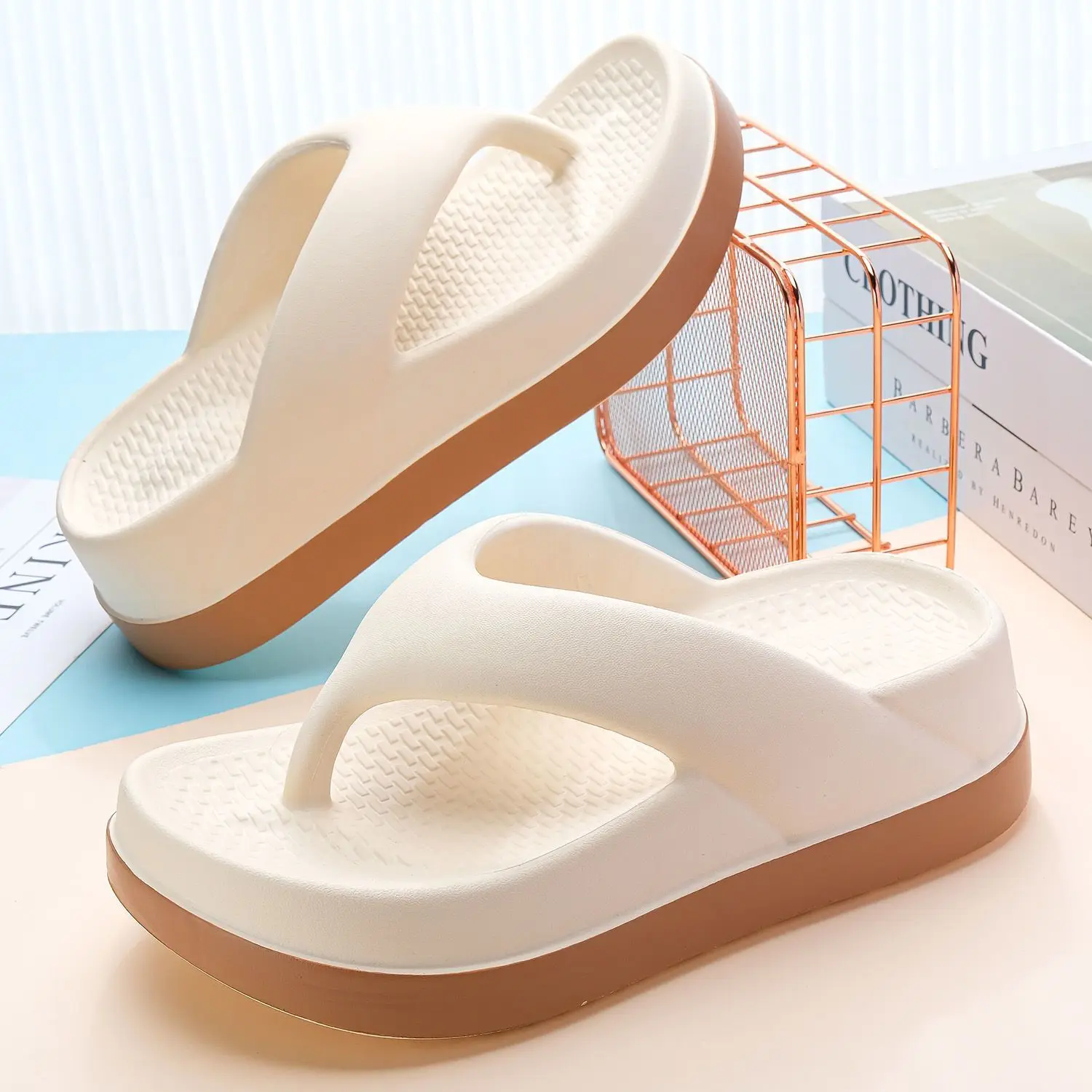 women's flip-flops outdoor Summer Beach Shoes Soft Indoor Thick Bottom Sandal 5cm increase height slippers for beach Flip Flops
women's flip-flops outdoor Summer Beach Shoes Soft Indoor Thick Bottom Sandal 5cm increase height slippers for beach Flip Flops