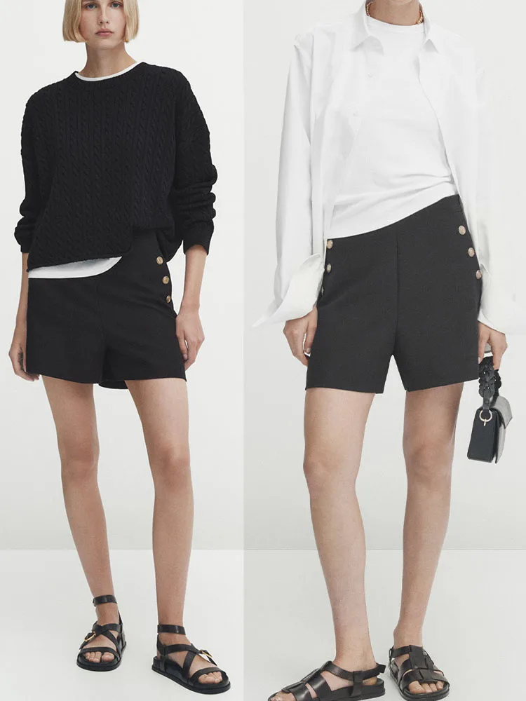 MD2023 autumn new style Xiaoxiang casual commuting light cooked OL golden texture button shorts women's clothing
MD2023 autumn new style Xiaoxiang casual commuting light cooked OL golden texture button shorts women's clothing