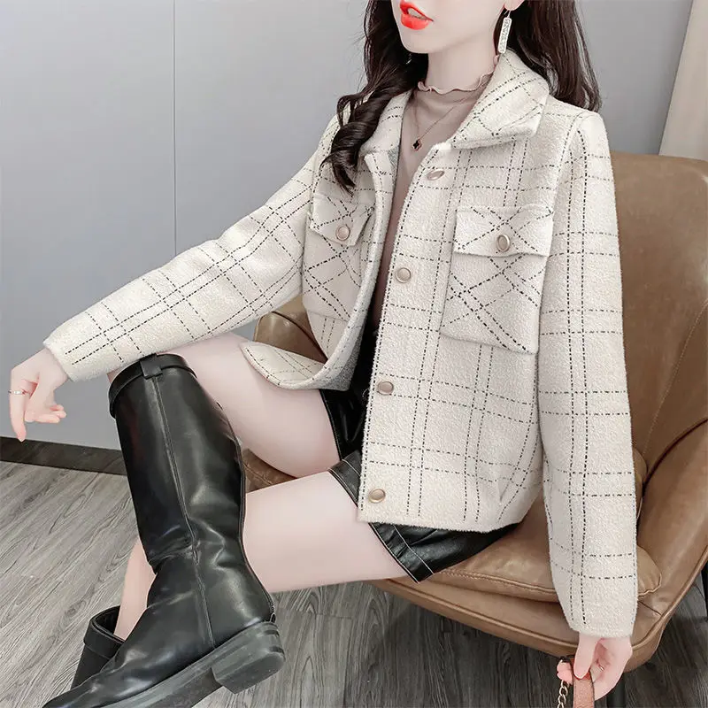 2023 Spring And Autumn Women's Jacket Plaid Short Fashion Small Coat Female Casual Top Women's Clothing
2023 Spring And Autumn Women's Jacket Plaid Short Fashion Small Coat Female Casual Top Women's Clothing