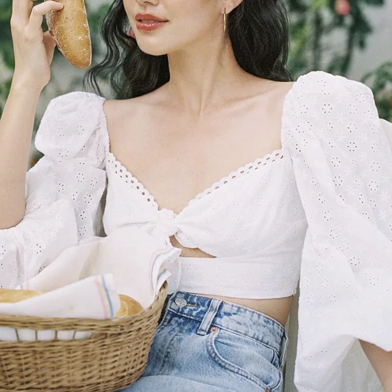 2021 Fashion Long Sleeve Hollow Out Tops Female Loose White Crochet Hollow Shirt Top Women Stylish Solid Color Ladies Crop Top
2021 Fashion Long Sleeve Hollow Out Tops Female Loose White Crochet Hollow Shirt Top Women Stylish Solid Color Ladies Crop Top