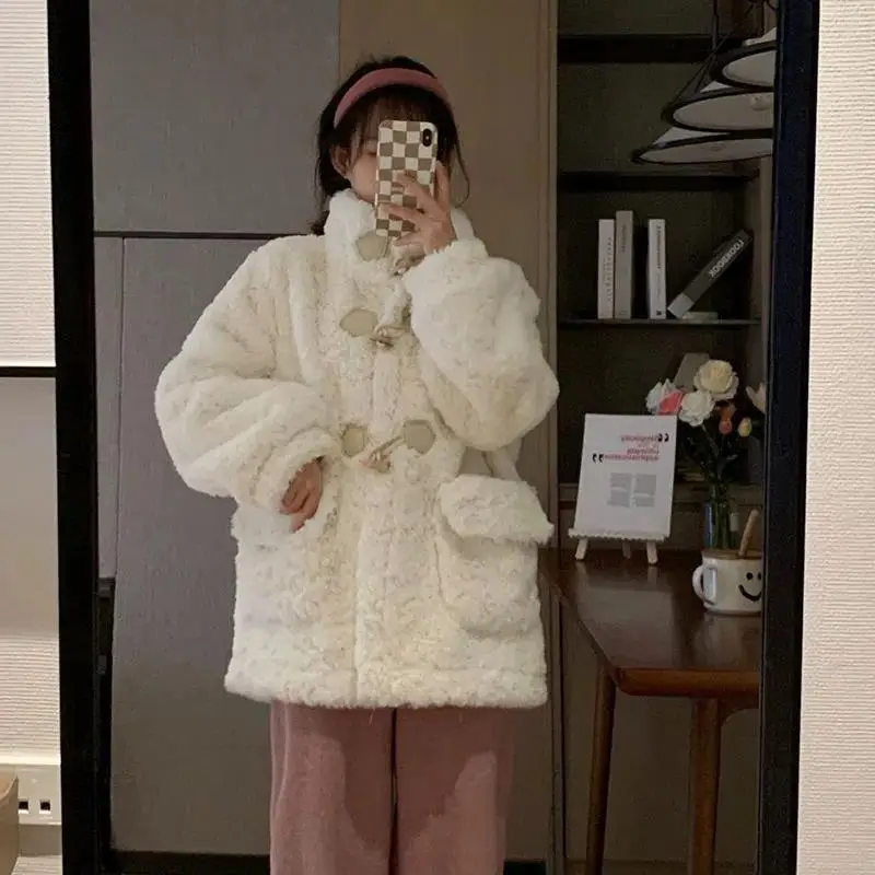 Fashionable Lamb Hair Coat Women's Mid length New Autumn/Winter Outwear Thickened Fur Standing Collar Loose Rabbit Hair Coat
Fashionable Lamb Hair Coat Women's Mid length New Autumn/Winter Outwear Thickened Fur Standing Collar Loose Rabbit Hair Coat