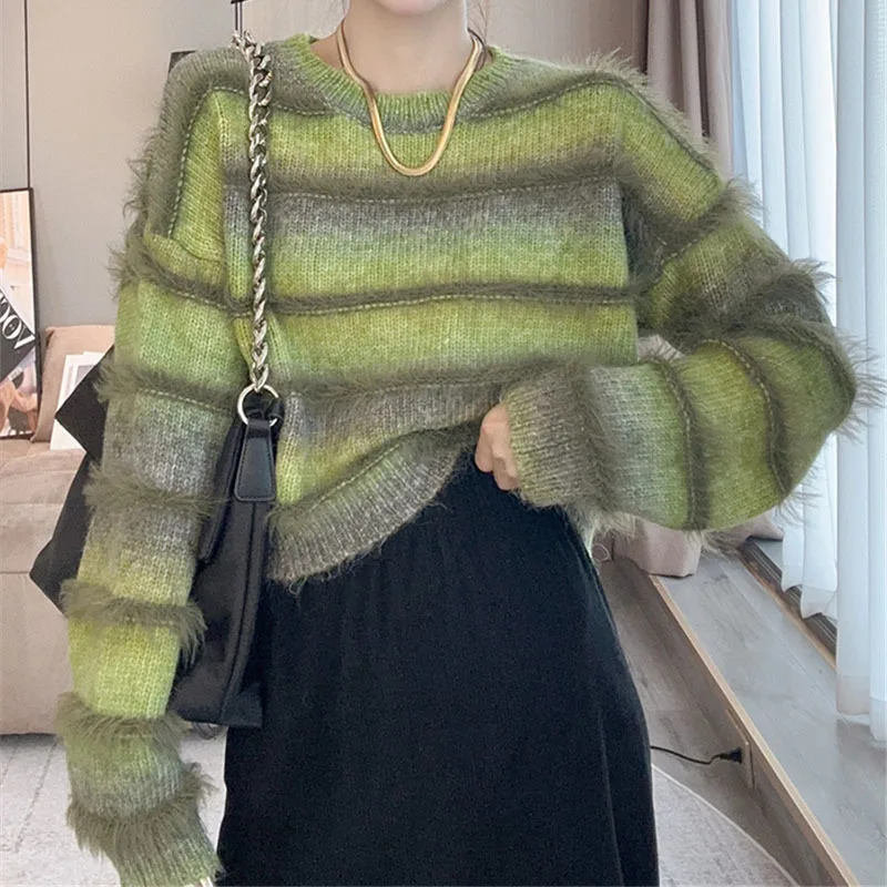 Autumn and winter patchwork sweaters, women's knitwear, beautiful and fashionable long sleeved top
Autumn and winter patchwork sweaters, women's knitwear, beautiful and fashionable long sleeved top