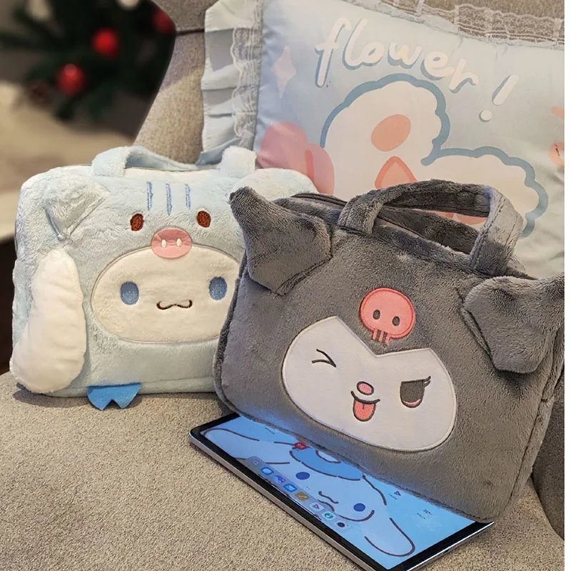 Сумка Miniso Sanrio Kuromi Cinnamoroll для ноутбука, мультяшная милая плюшевая сумка для Ipad, 11 дюймов, 15,6 дюймов, 14 дюймов, для офиса, студентов, портативные подарки для девочек
Сумка Miniso Sanrio Kuromi Cinnamoroll для ноутбука, мультяшная милая плюшевая сумка для Ipad, 11 дюймов, 15,6 дюймов, 14 дюймов, для офиса, студентов, портативные подарки для девочек