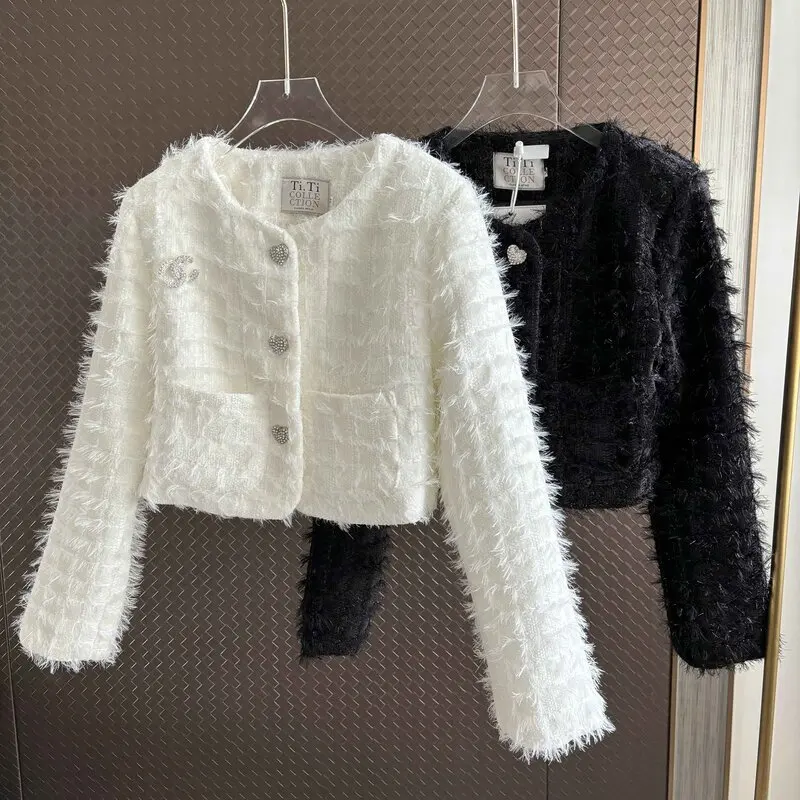 Small Fragrance Jacket 2023 Autumn Love Diamond Button Tassel Tweed Cardigan Chic Women's High Quality Short Coat Korean Fashion
Small Fragrance Jacket 2023 Autumn Love Diamond Button Tassel Tweed Cardigan Chic Women's High Quality Short Coat Korean Fashion