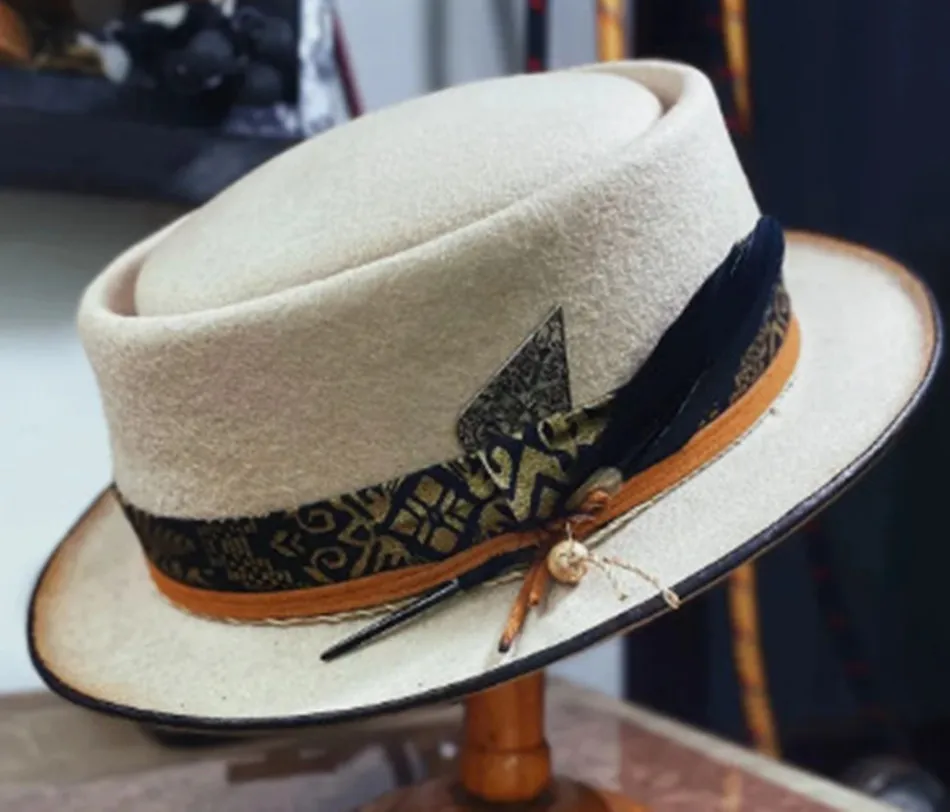 202311-FCM-737 ins chic winter wool felt rope Feather decoration fedoras cap men women leisure panama jazz hat
202311-FCM-737 ins chic winter wool felt rope Feather decoration fedoras cap men women leisure panama jazz hat