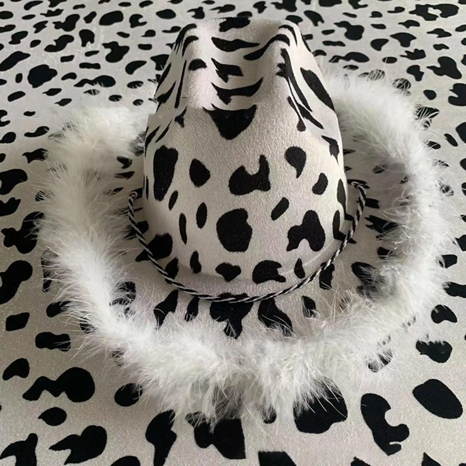 Western Cowboy Hat Performance Hat Party Celebration Milk And Cow Felt Hat Decoration Cowboy Print Hat 56-58cm L6D0
Western Cowboy Hat Performance Hat Party Celebration Milk And Cow Felt Hat Decoration Cowboy Print Hat 56-58cm L6D0