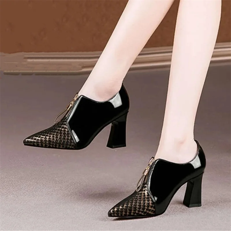 Women Classic High Quality Black Pattern Front Zipper Autumn Boots Lady Cute Sweet Grey Comfort Stylish Boots Botas Mujer E434
Women Classic High Quality Black Pattern Front Zipper Autumn Boots Lady Cute Sweet Grey Comfort Stylish Boots Botas Mujer E434