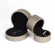 1pcs Round Corner PU Leather Ring Earring Pendant Box For Woman Jewelry Case Display Box Fashion Jewelry Holder Case 
1pcs Round Corner PU Leather Ring Earring Pendant Box For Woman Jewelry Case Display Box Fashion Jewelry Holder Case