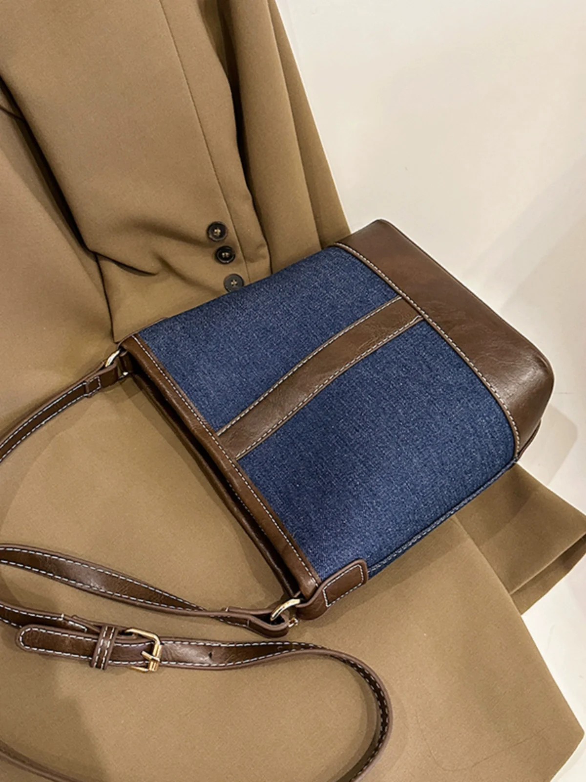 Fashion Bucket Underarm Bags For Women 2023 New High-quality Denim Female Causal Crossbody Messenger Bag
Fashion Bucket Underarm Bags For Women 2023 New High-quality Denim Female Causal Crossbody Messenger Bag
