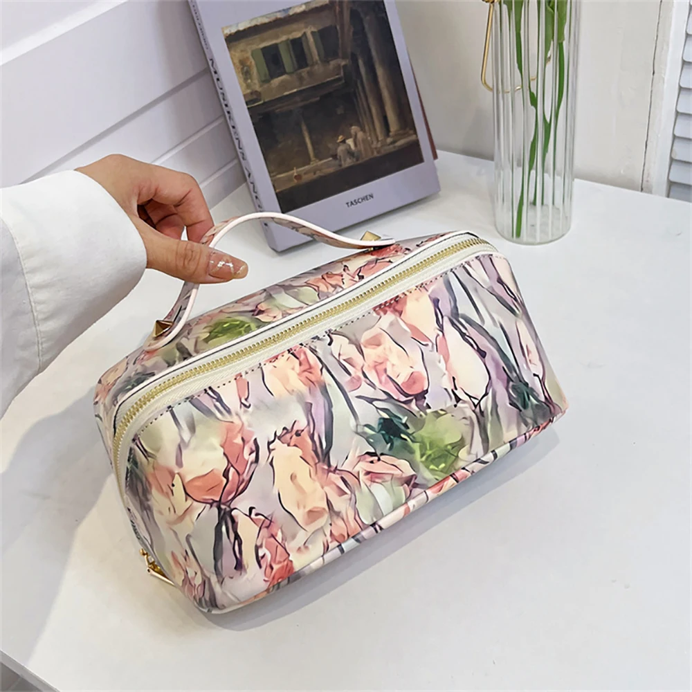 1PC Large Cosmetic Bag Women PU Leather Make Up Pouch Travel Washbag Toiletries Organizer Storage Hangbag Carry-on Makeup Tote
1PC Large Cosmetic Bag Women PU Leather Make Up Pouch Travel Washbag Toiletries Organizer Storage Hangbag Carry-on Makeup Tote