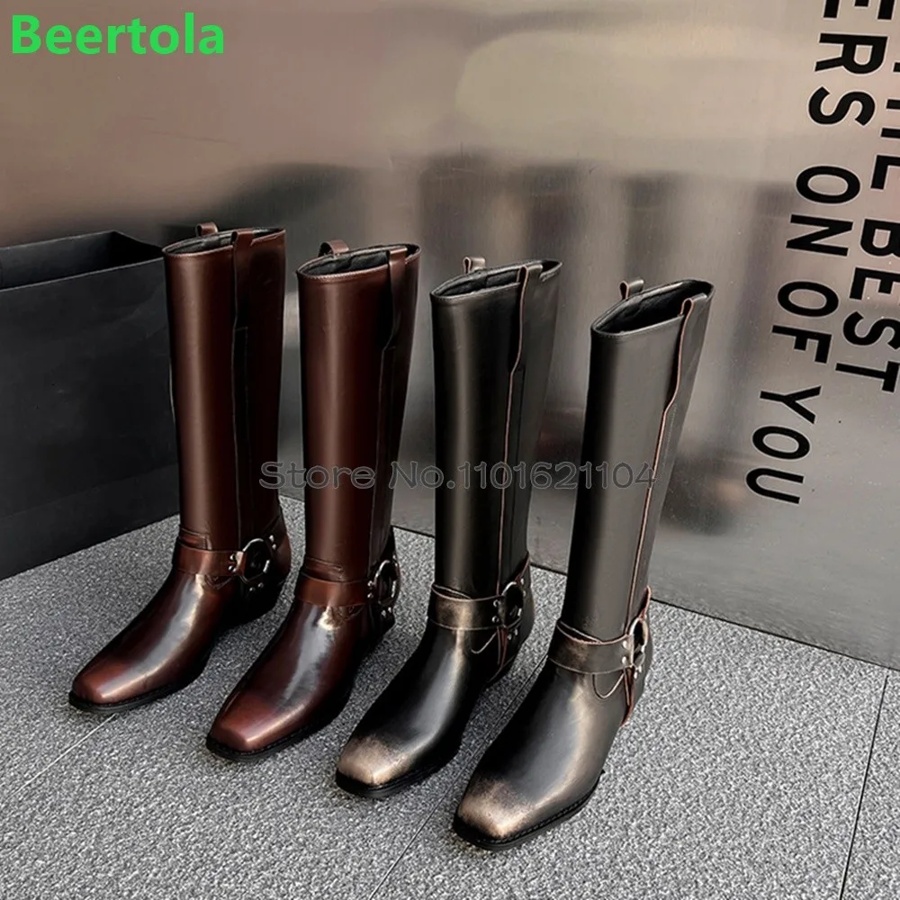 Metal Buckle Luxury Square Toe Boots For Female Women 2023 Winter New Retro Belt Design Chunky Heel Fashion Long Western Boots
Metal Buckle Luxury Square Toe Boots For Female Women 2023 Winter New Retro Belt Design Chunky Heel Fashion Long Western Boots