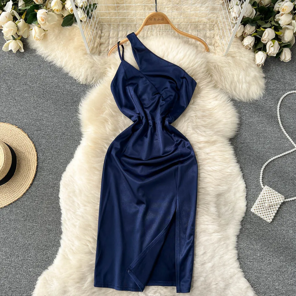 2022 Summer New Sexy Slim Off-the-shoulder Slanted Collar Irregular Slit Bag Hips Slim Temperament Dress
2022 Summer New Sexy Slim Off-the-shoulder Slanted Collar Irregular Slit Bag Hips Slim Temperament Dress