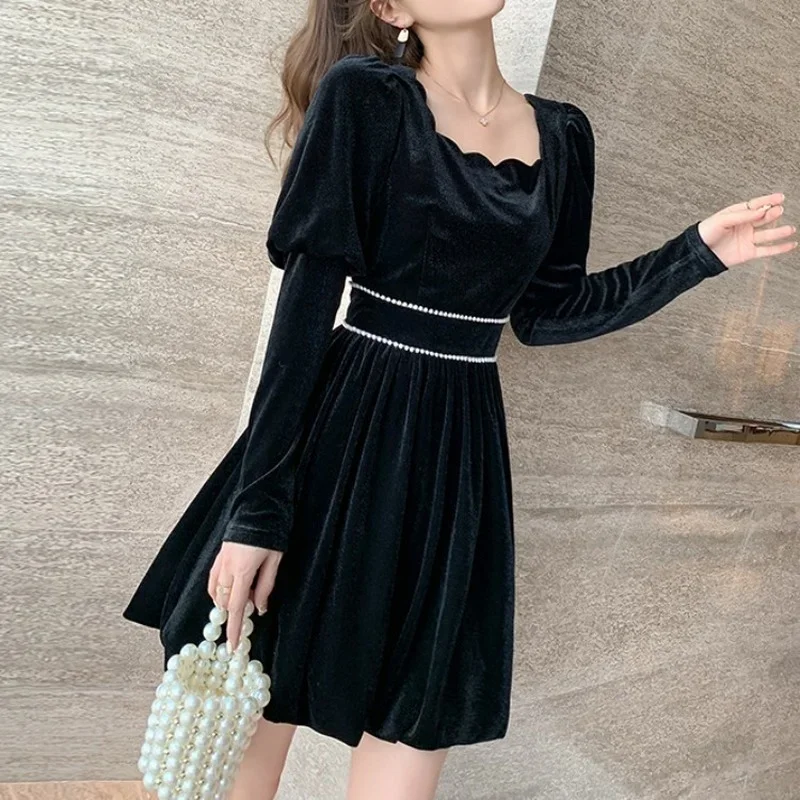 

French Hepburn Style Little Black Skirt Female 2021 Autumn Women's Clothing New Product Waist Thinner Velvet Long-sleeved Dress