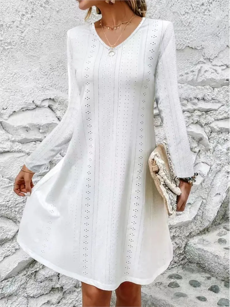 Flower Hollow Out Ladies Dress Fashion V-neck Long Sleeve A-line Dresses For Women Solid Color Vintage Elegant Vestido Feminino
Flower Hollow Out Ladies Dress Fashion V-neck Long Sleeve A-line Dresses For Women Solid Color Vintage Elegant Vestido Feminino