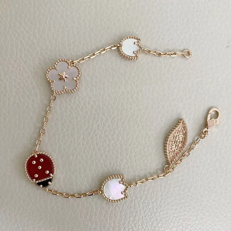 European Best-Selling Brand Rose Gold Lucky Flower Ladybug Bracelet Women's Simple Fashion Party High Quality Luxury Jewelry
European Best-Selling Brand Rose Gold Lucky Flower Ladybug Bracelet Women's Simple Fashion Party High Quality Luxury Jewelry