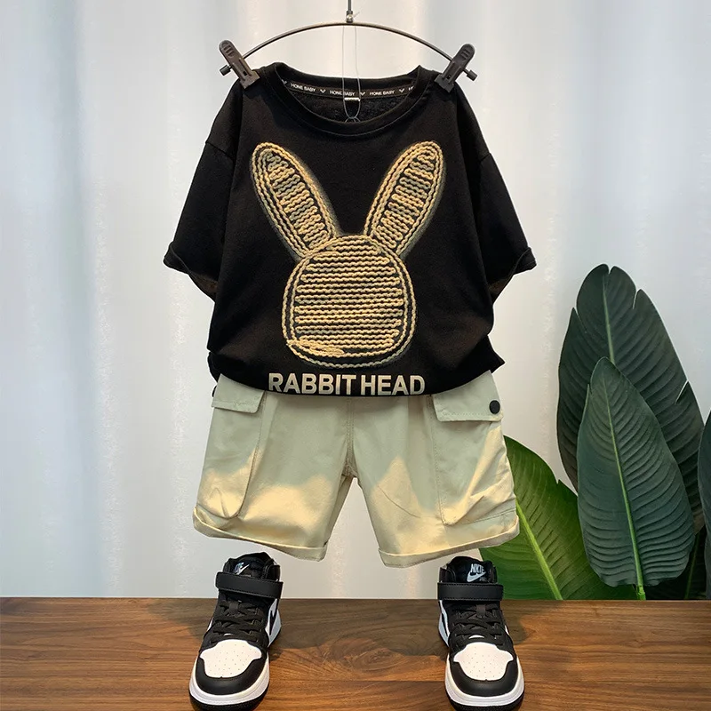 Boy's summer set 2023 new style children's summer short sleeve plankton handsome boy cargo shorts two-piece fashion
Boy's summer set 2023 new style children's summer short sleeve plankton handsome boy cargo shorts two-piece fashion
