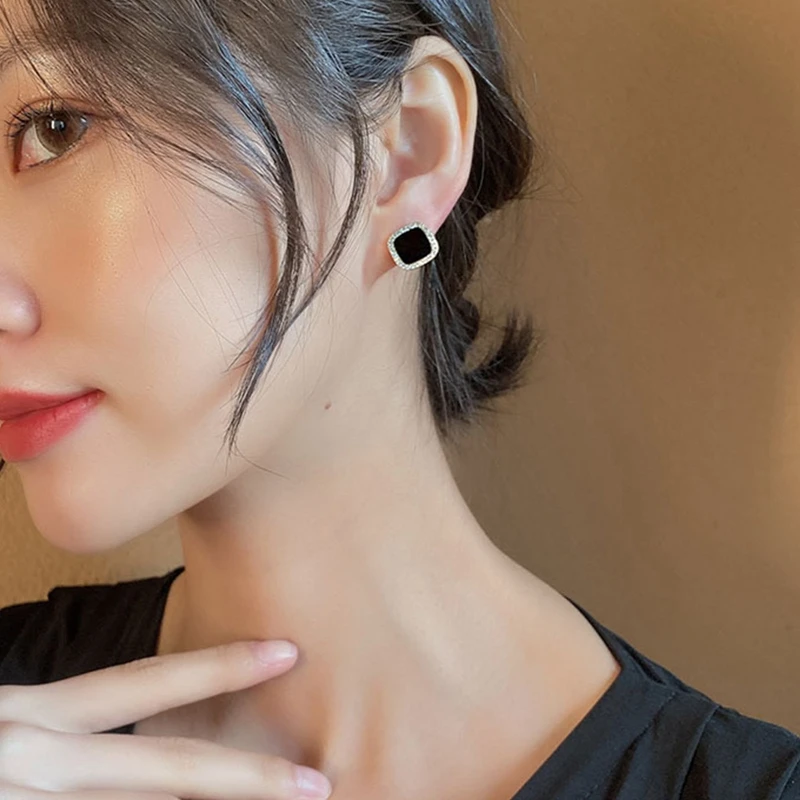 Geometric Stud Earrings Women Daily Wear Party Shiny Cubic Zirconia Ear Piercing Accessories Fashion Contracted Jewelry Geometric Stud Earrings Women Daily Wear Party Shiny Cubic Zirconia Ear Piercing Accessories Fashion Contracted Jewelry
