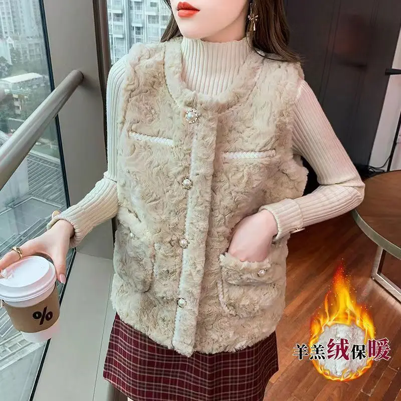 2023 Autumn/Winter New Lamb Hair Vest Women's Warmth Thickened Short Outward Wearing Vest Early Spring
2023 Autumn/Winter New Lamb Hair Vest Women's Warmth Thickened Short Outward Wearing Vest Early Spring