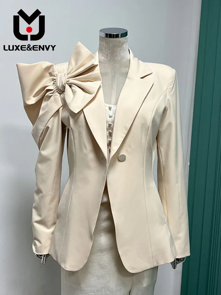 LUXE&ENVY Autumn New French Fashion Sweet Salt Bow Irregular Design Waist Thin Suit Coat Woman
LUXE&ENVY Autumn New French Fashion Sweet Salt Bow Irregular Design Waist Thin Suit Coat Woman