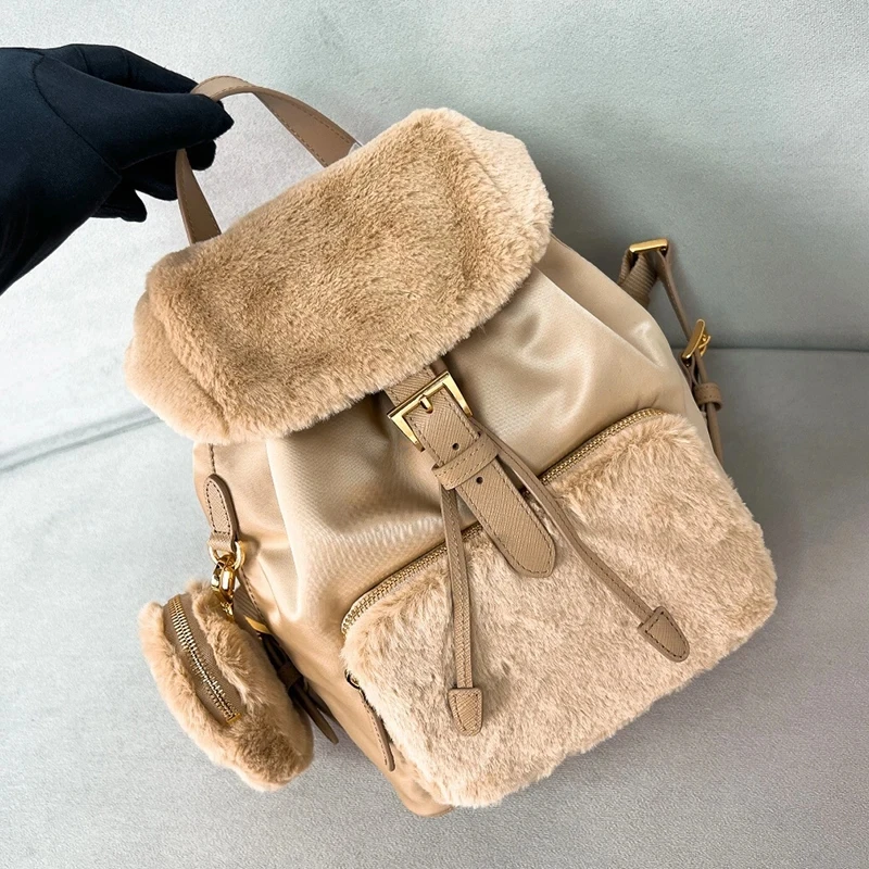 Hot Sale 2024 Fashion fleece Practical BackPack For Women New Trending Classic Nylon Popular Exquisite Luxury Design Knapsack
Hot Sale 2024 Fashion fleece Practical BackPack For Women New Trending Classic Nylon Popular Exquisite Luxury Design Knapsack