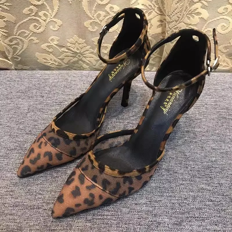 Spring/Summer Pointed Shallow Mouth Mesh Suede Single Shoes Thin High Heels Banquet Dress Large and Small Size Women's Sandals
Spring/Summer Pointed Shallow Mouth Mesh Suede Single Shoes Thin High Heels Banquet Dress Large and Small Size Women's Sandals