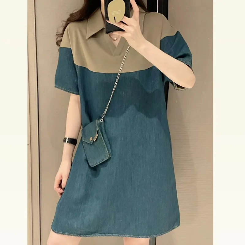 2024 New Women's Denim Patchwork Dress Summer Oversized Loose Fashionable Casual Polo Neck Short Sleeved Pullover Straight Skirt
2024 New Women's Denim Patchwork Dress Summer Oversized Loose Fashionable Casual Polo Neck Short Sleeved Pullover Straight Skirt